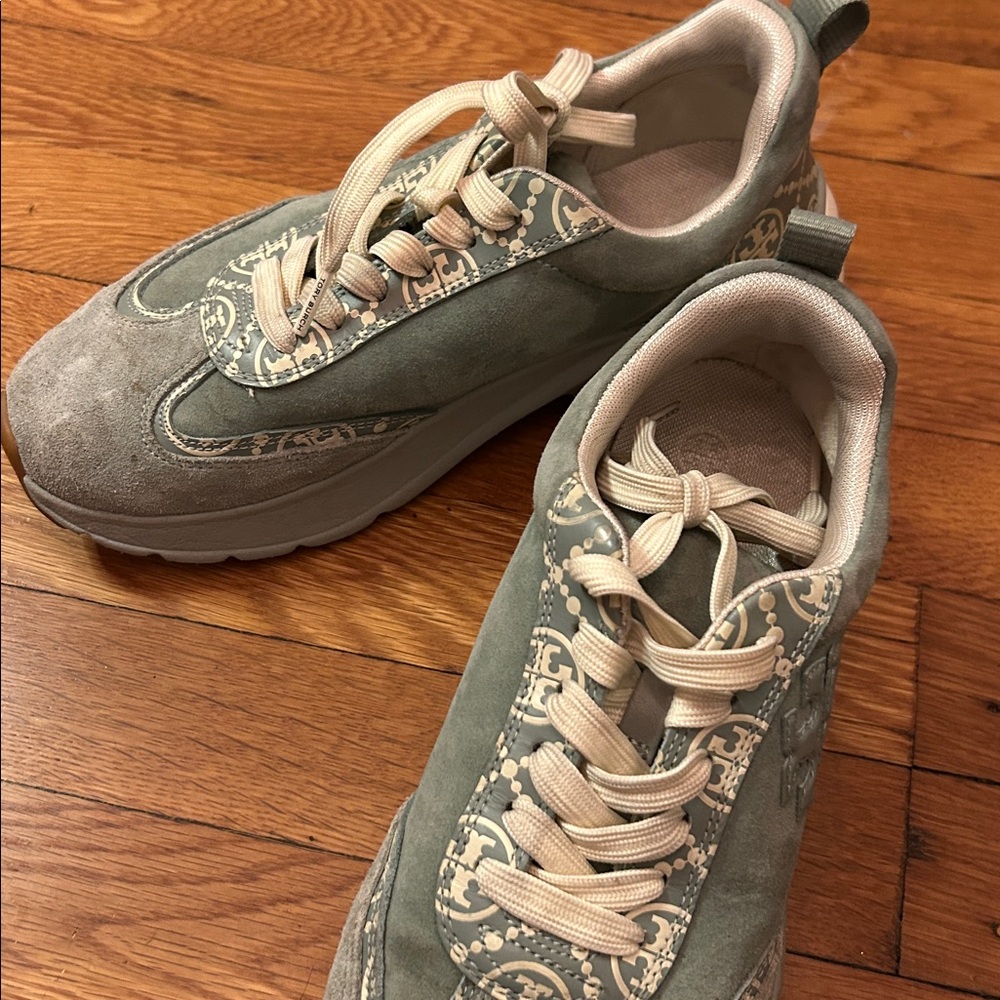 Stylish Green Tory Burch Sneakers, 7M